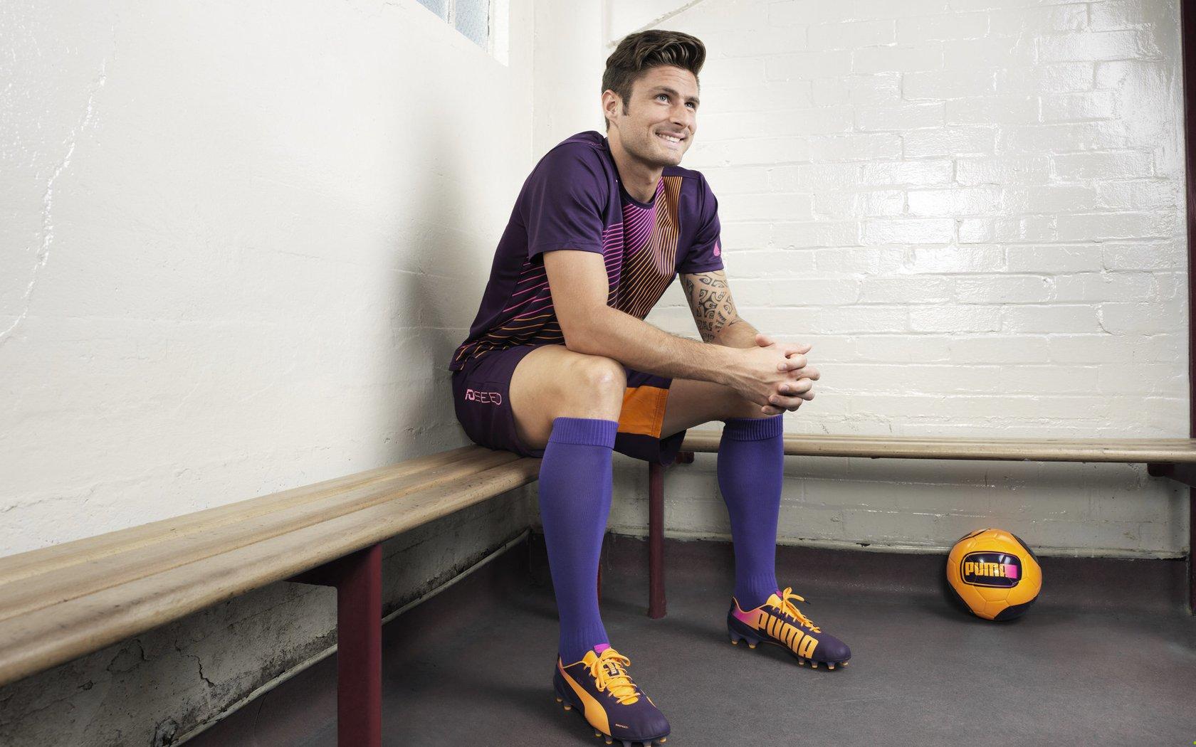 NBA总决赛激战正酣 勇士队逆转取胜夺赛点