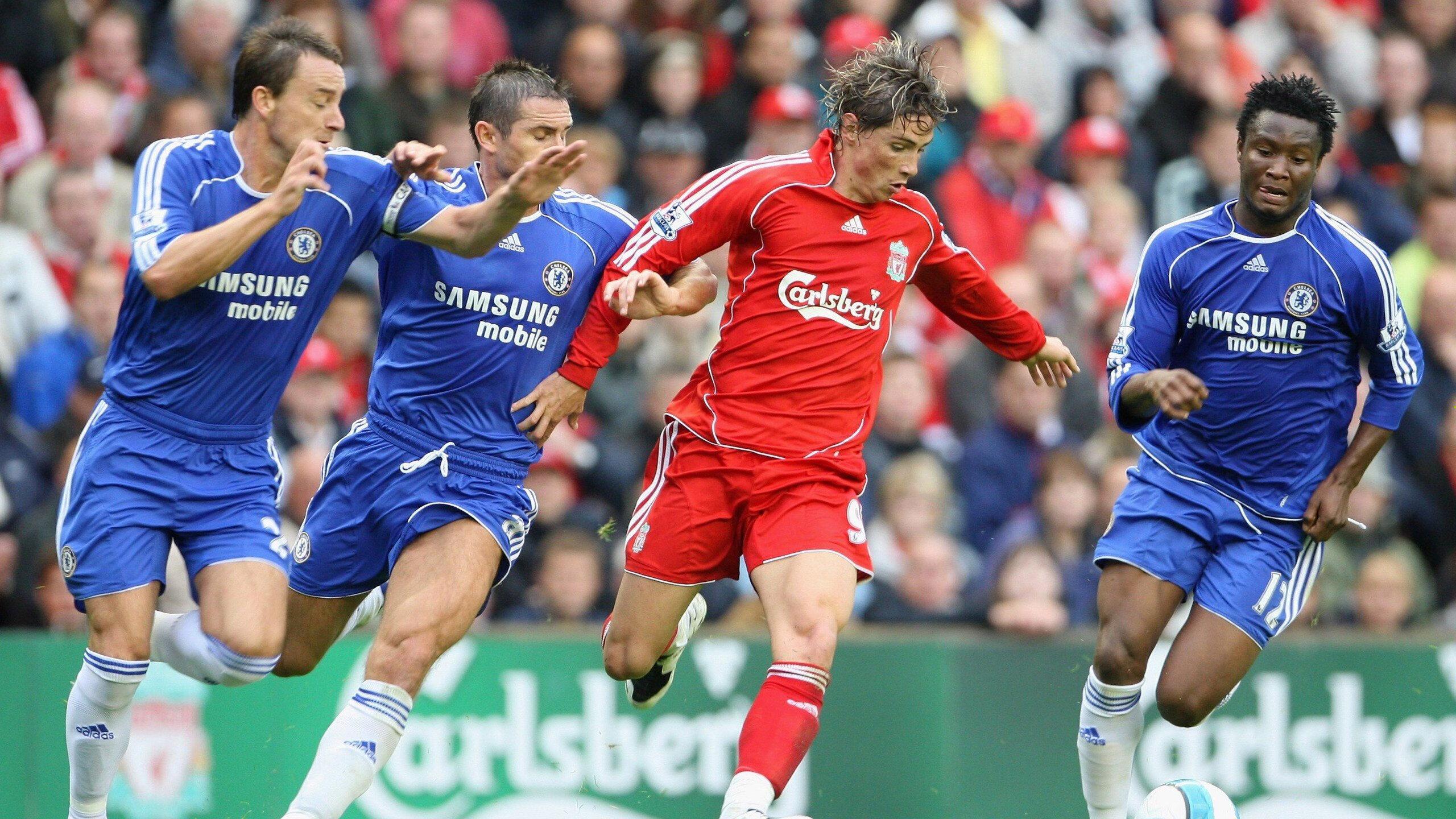 UFC 296上演巅峰对决，爱德华兹成功卫冕次中量级冠军