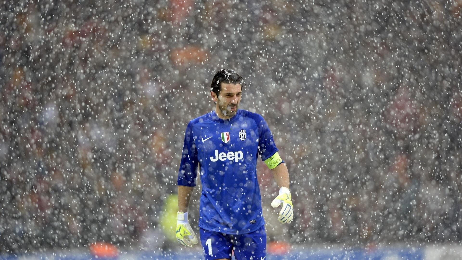 足坛震撼!天价转会刷新纪录,超级巨星加盟新东家引全球瞩目