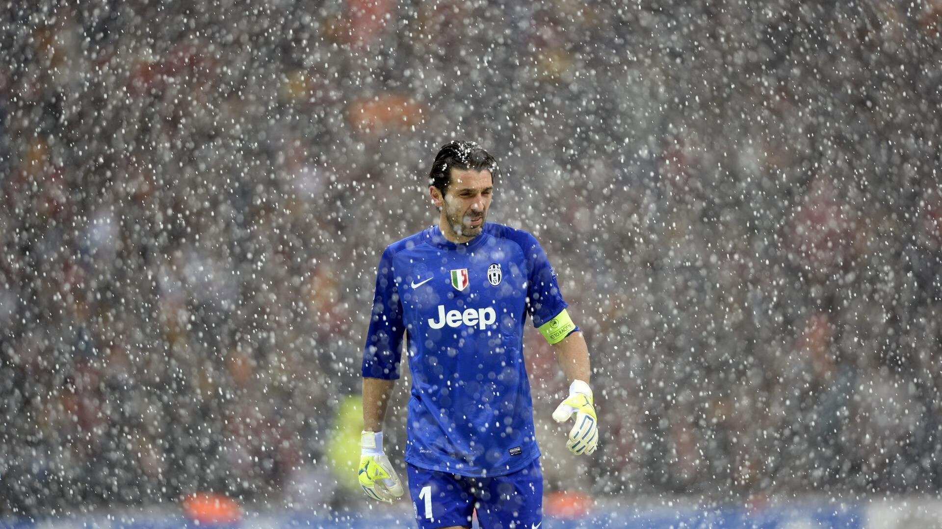 中国冰壶队世锦赛惊艳亮相 新生代力量展现强劲竞争力