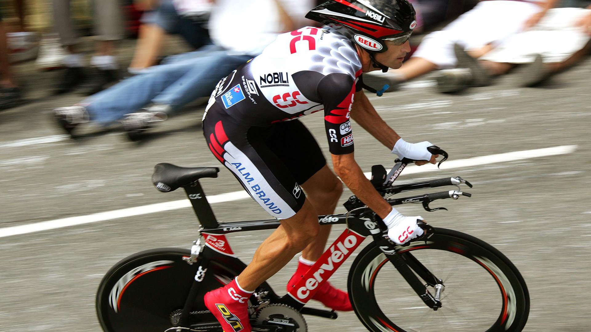 体育科技革新竞技场,智能装备与数据分析重塑运动员表现