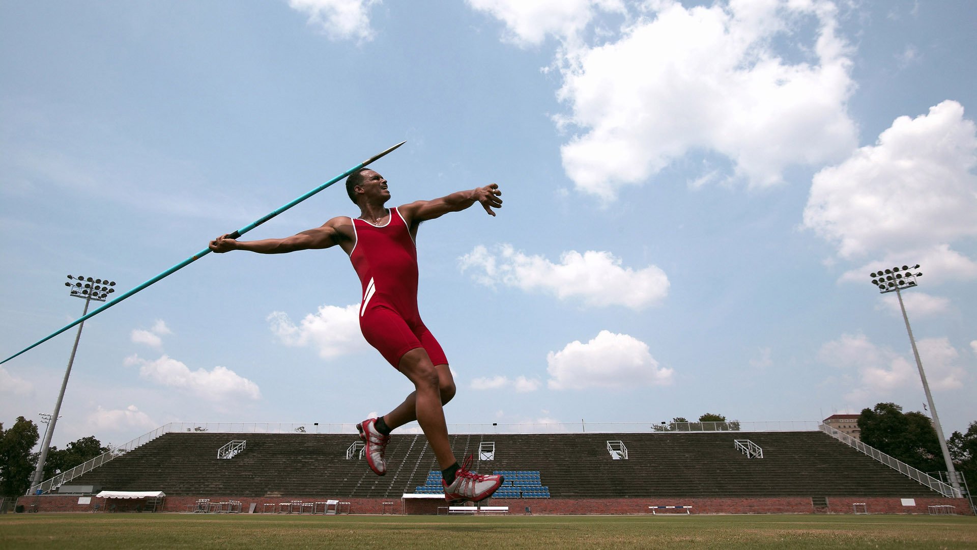 全球电竞产业迎来爆发式增长,职业联赛观众人数突破新高